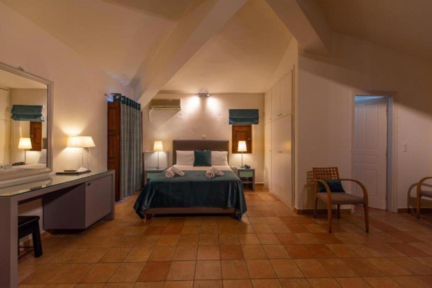 Kastro Maini Hotel Areopoli Ngoại thất bức ảnh